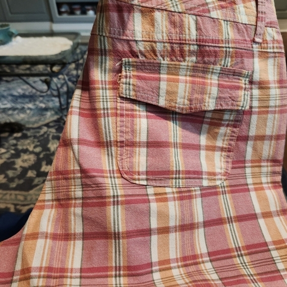 2 pair Gloria Vanderbilt Shorts Size 14 Fit Like 12 - Picture 11 of 11